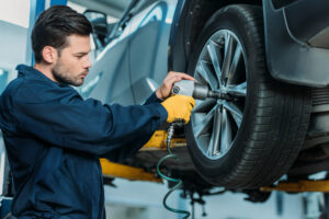 Leia mais sobre o artigo Checar os pneus do carro é essencial para manter a segurança do motorista e passageiros