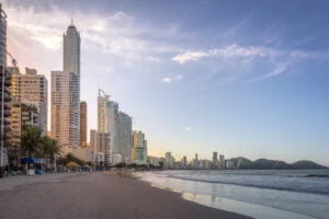 Leia mais sobre o artigo Lugares para Morar em Balneário Camboriú: Locais e Hospedagem